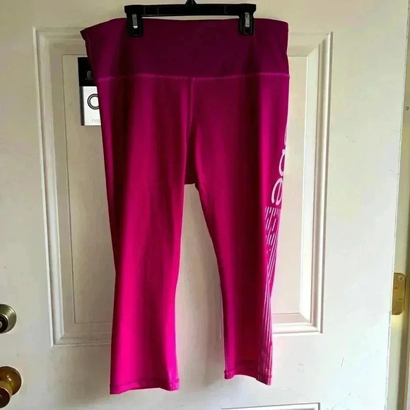 BeBe Sport Capri Leggings~Size Large - Picture 4 of 6